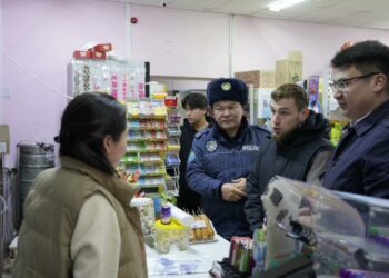 В Астане провели рейд по выявлению незаконной продажи насвая и снюсов