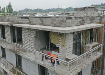 Этаж клубного дома Pine Hill сносят в Алматы