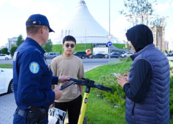 Рейды по профилактике нарушений среди любителей самокатов провели в Астане