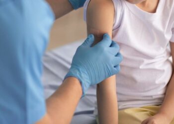 Угроза кори: главный санврач Астаны высказалась о вакцинации