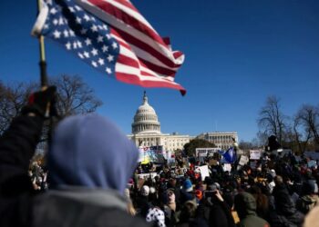 В честь дня рождения Трампа развернулись протесты против него