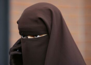 В Казахстане могут запретить никабы, паранджу и другую одежду, затрудняющую идентификацию лица