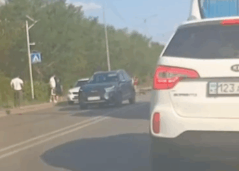 В Сатпаеве на пешеходном переходе погибла девочка