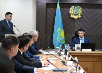 Аким Алматы поручил ускорить работы по благоустройству и строительству в Алатауском районе
