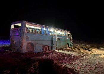 В Мангистауской области перевернулся пассажирский автобус: есть погибшие