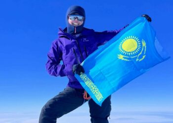 Анар Бурашева стала первой казахстанкой, покорившей все семь высочайших вершин мира