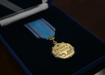 Бейбит Исабаев вручил госнаграду родственникам погибшего спасателя