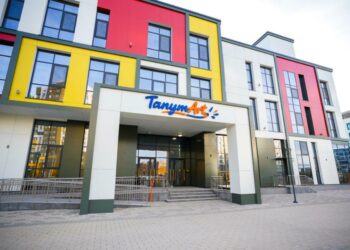В Астане открыли два новых Дворца школьников с бассейнами и STEM-лабораториями